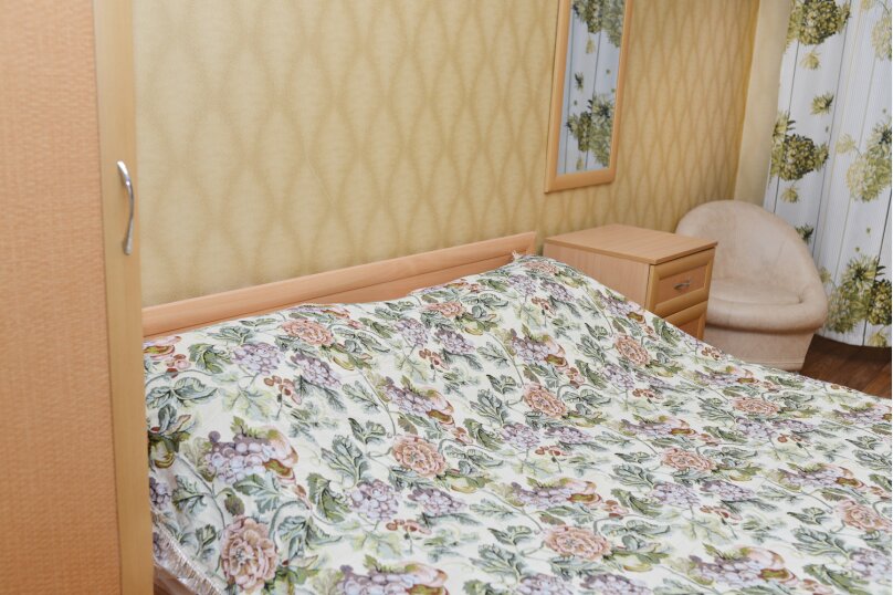 1-комн. квартира, 33 кв.м. на 2 человека, улица Кирова, 32, Калуга - Фотография 2