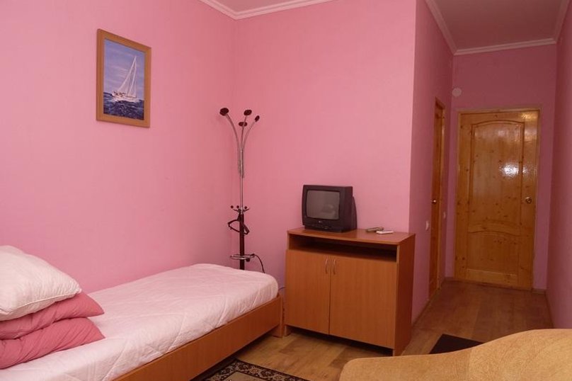 Трехместный стандарт с балконом, Почтовая улица, 48Б, Витязево - Фотография 2
