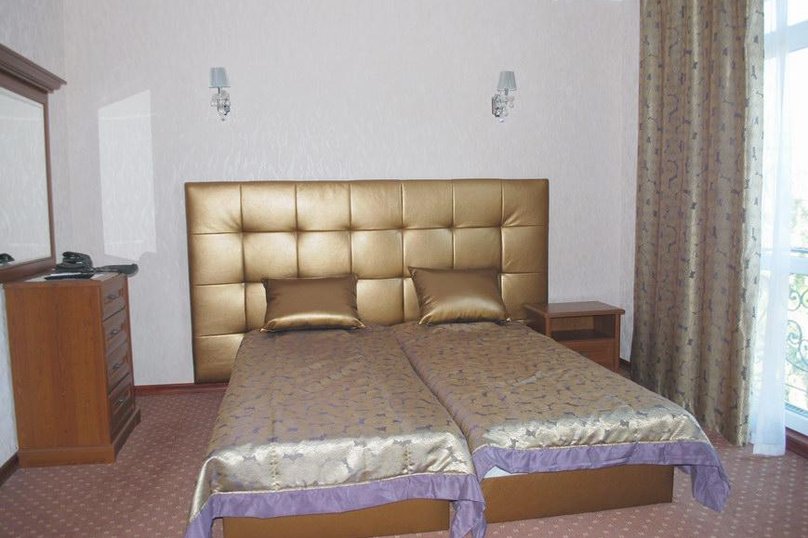 Стандарт 2+2, улица Нахимова, 22, Феодосия - Фотография 1