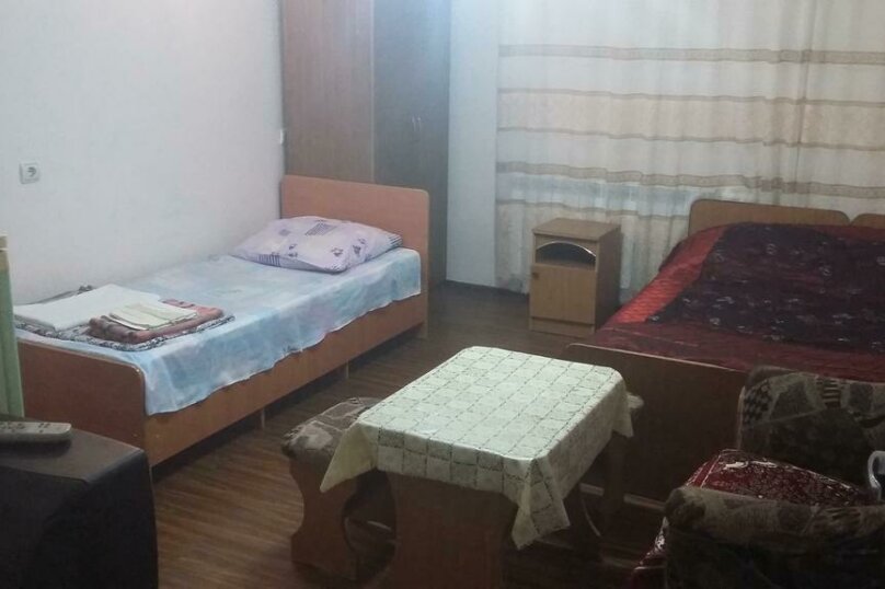Трехместный номер с дополнительным спальным местом, улица Трудящихся, 24, Анапа - Фотография 5