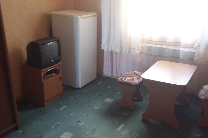 Трехместный номер с дополнительным спальным местом, улица Трудящихся, 24, Анапа - Фотография 12