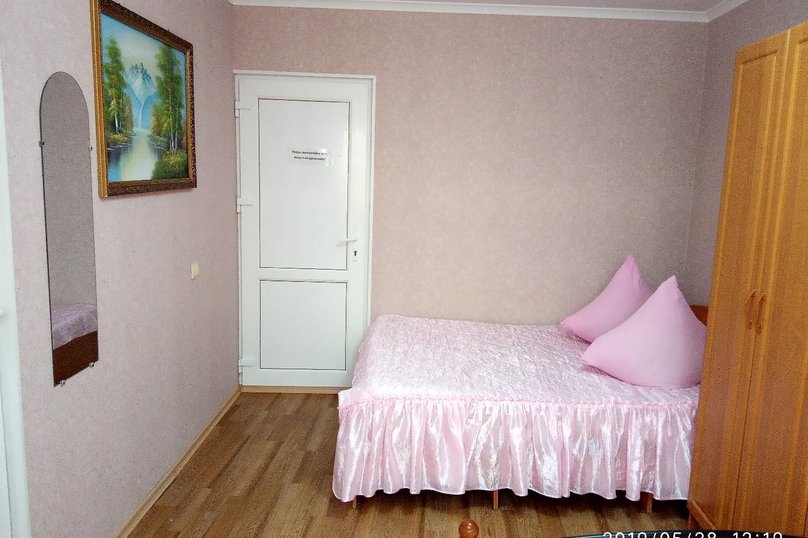 4-местный номер №10, улица Победы, 374, Лазаревское - Фотография 3