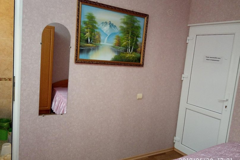 4-местный номер №10, улица Победы, 374, Лазаревское - Фотография 6
