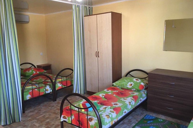 4-местный номер, улица Калинина, 239, Ейск - Фотография 3