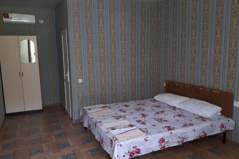 Трехместный номер, село Агараки, Монашеское ущелье, Золотая бухта, 12, Пицунда - Фотография 4