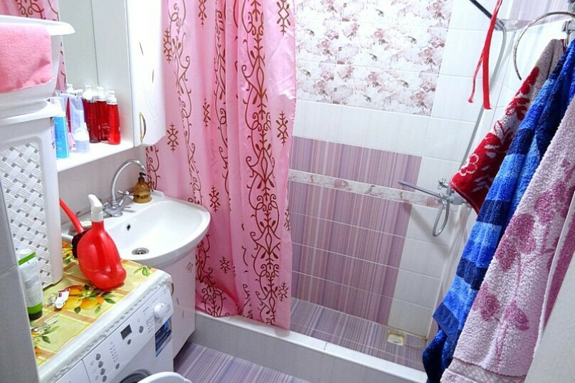4-х местная комната с общим санузлом (на 3 комнаты), Новороссийская улица, 26, Геленджик - Фотография 5