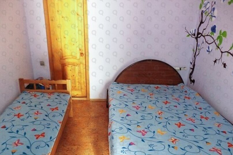 5-ти местная комната с удобствами, микрорайон Голубая Бухта, Пограничная улица, 60А, Геленджик - Фотография 2