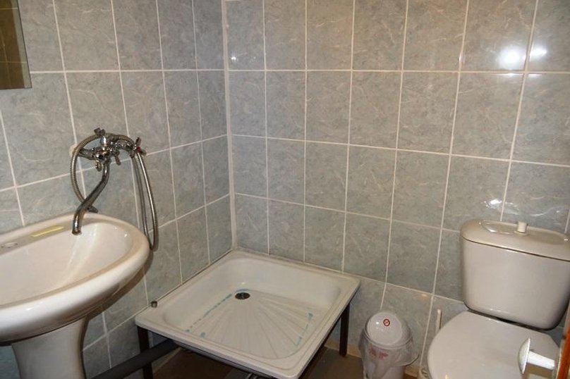 5-ти местная комната с удобствами, микрорайон Голубая Бухта, Пограничная улица, 60А, Геленджик - Фотография 3