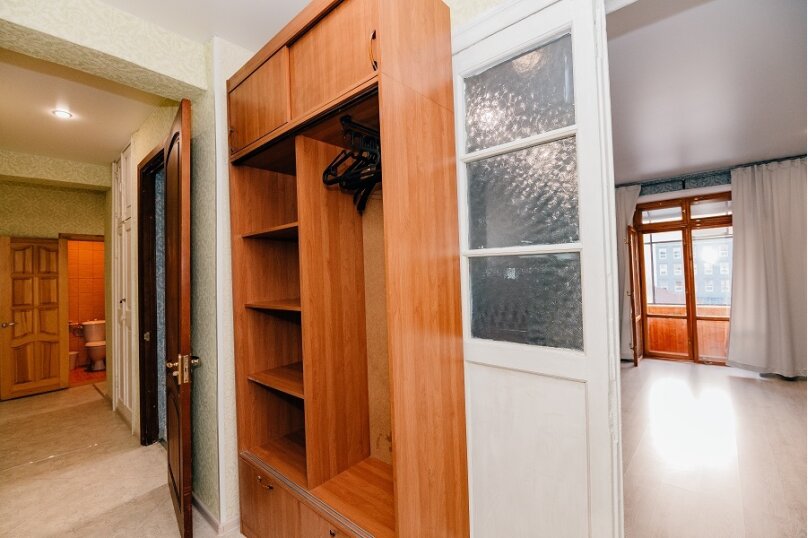 2-комн. квартира, 60 кв.м. на 6 человек, улица Гаяза Исхаки, 8, Казань - Фотография 3