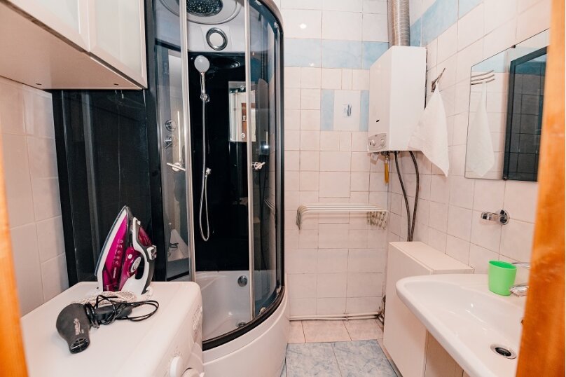 2-комн. квартира, 60 кв.м. на 6 человек, улица Гаяза Исхаки, 8, Казань - Фотография 8