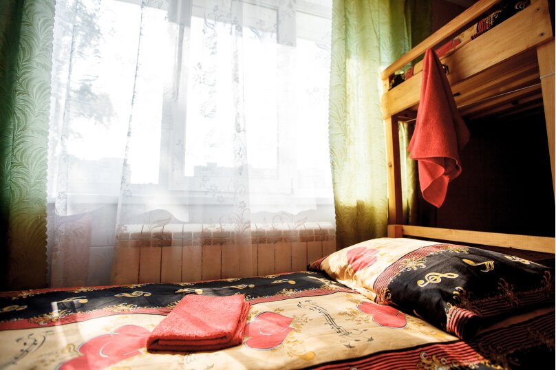 10-местный мужской (12), улица Звездова, 117, Омск - Фотография 1