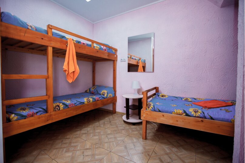 33 5-ти местный, улица Звездова, 117, Омск - Фотография 1