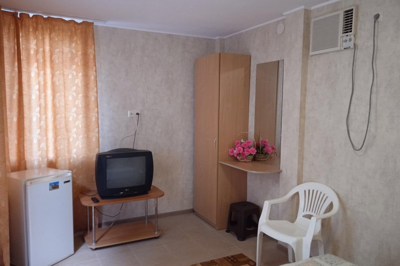 Эконом с частичными удобствами N10, улица Спендиарова, 33, Судак - Фотография 2