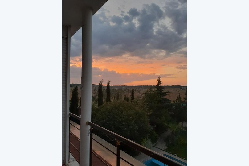 Рок-Арт-Отель "Hotel California", ул. Донецкая, 335 на 15 комнат - Фотография 108