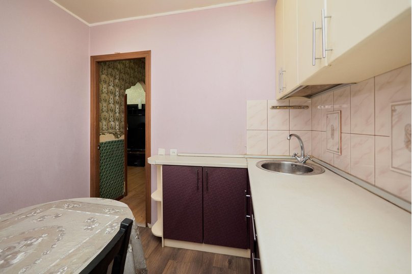 2-комн. квартира, 44 кв.м. на 4 человека, улица Короленко, 73, метро Яшьлек, Казань - Фотография 5