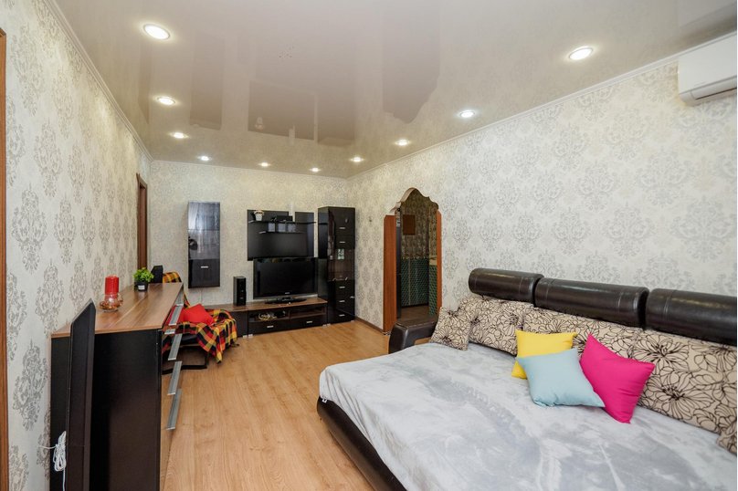 2-комн. квартира, 44 кв.м. на 4 человека, улица Короленко, 73, метро Яшьлек, Казань - Фотография 1